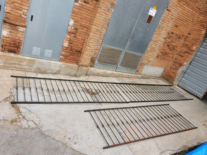 barandilla hierro balcon 302x101x5 1u. 294x101x5 2u